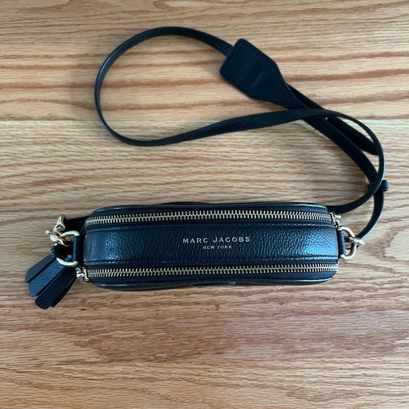 Marc Jacobs Shutter Crossbody - Picture 3 of 8